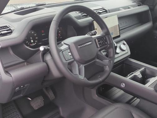 2025 Land Rover Defender P400 S