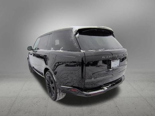 2026 Land Rover Range Rover SE