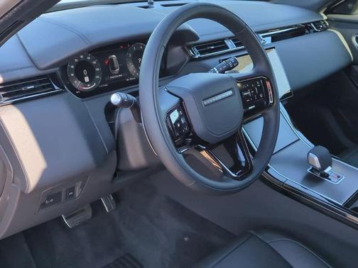 2026 Land Rover Range Rover Velar P250 Dynamic SE