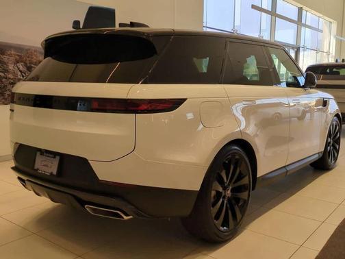 2025 Land Rover Range Rover Sport P360 SE