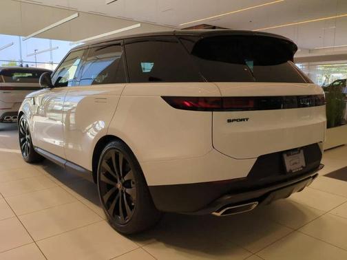 2025 Land Rover Range Rover Sport P360 SE