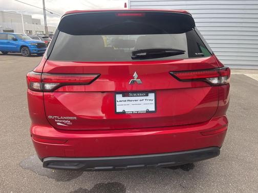 2022 Mitsubishi Outlander ES