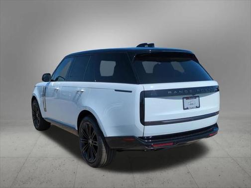2025 Land Rover Range Rover P530 SE