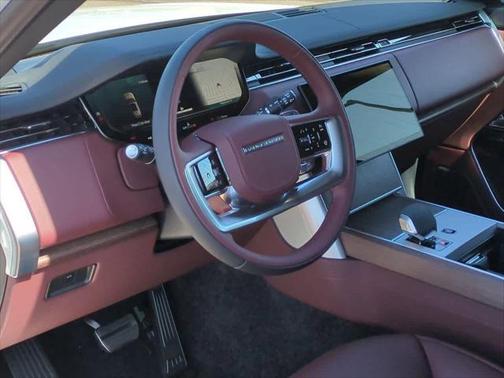 2025 Land Rover Range Rover P530 SE