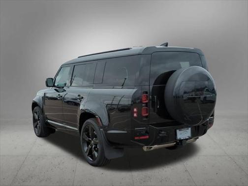 2025 Land Rover Defender P400 X-Dynamic SE