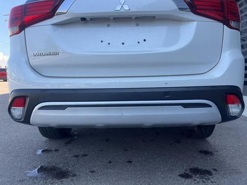 2020 Mitsubishi Outlander ES