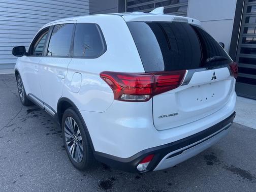 2020 Mitsubishi Outlander ES