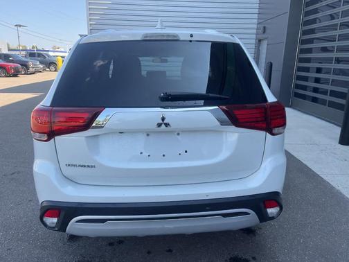 2020 Mitsubishi Outlander ES