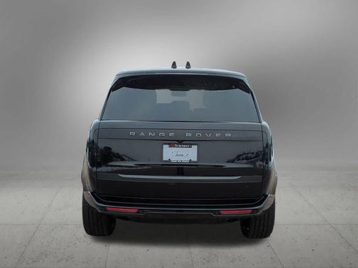 2026 Land Rover Range Rover SE