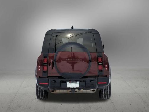 2024 Land Rover Defender P400 X-Dynamic SE