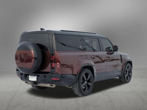 2024 Land Rover Defender P400 X-Dynamic SE