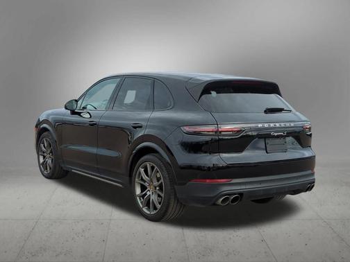 2022 Porsche Cayenne S