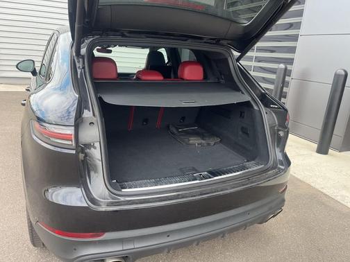 2022 Porsche Cayenne S