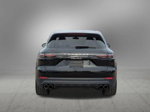 2022 Porsche Cayenne S