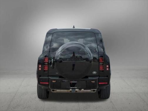 2023 Land Rover Defender X-Dynamic SE