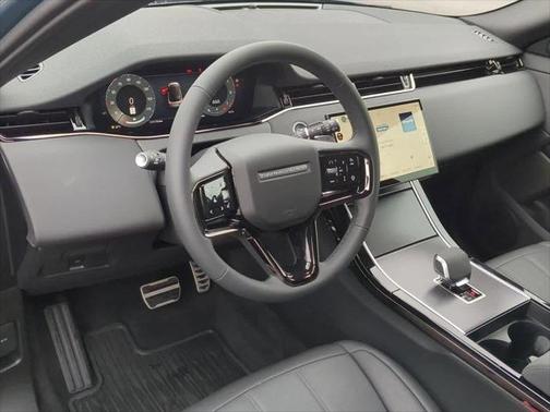 2026 Land Rover Range Rover Evoque Dynamic SE