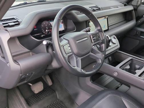 2023 Land Rover Defender X-Dynamic SE