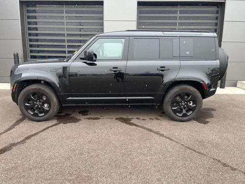 2023 Land Rover Defender X-Dynamic SE