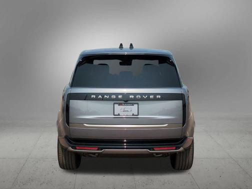 2025 Land Rover Range Rover P530 SE