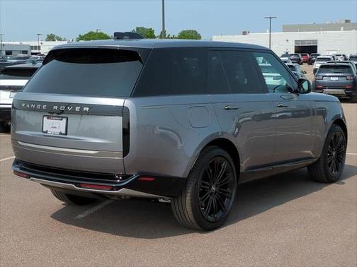 2025 Land Rover Range Rover P530 SE