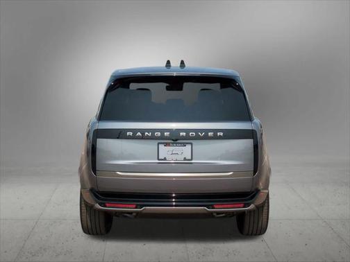 2025 Land Rover Range Rover P530 SE