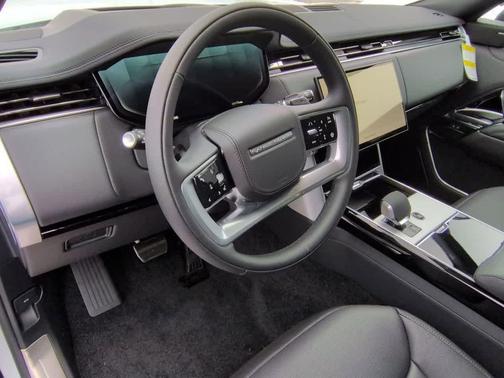 2026 Land Rover Range Rover SE