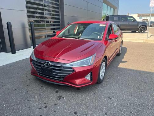 2019 Hyundai ELANTRA SE