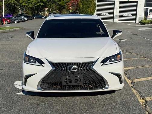 2023 Lexus ES 250 Base
