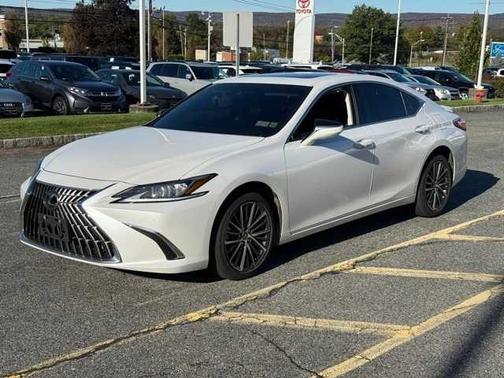 2023 Lexus ES 250 Base