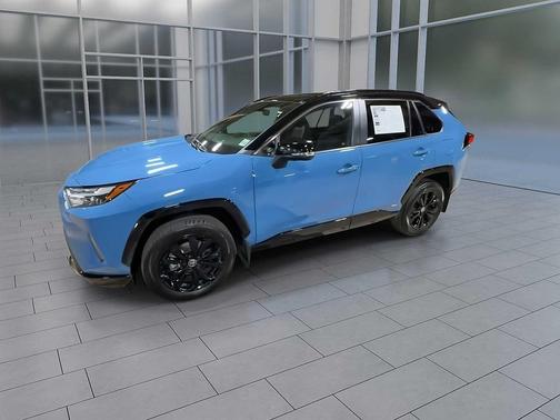 2022 Toyota RAV4 Hybrid SE
