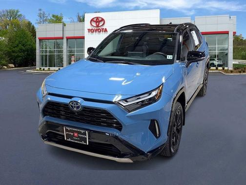 2022 Toyota RAV4 Hybrid SE