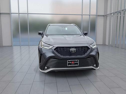 2025 Toyota Highlander XSE