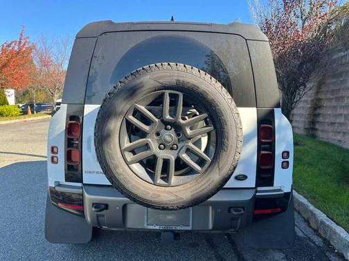 2023 Land Rover Defender 110 X-Dynamic SE