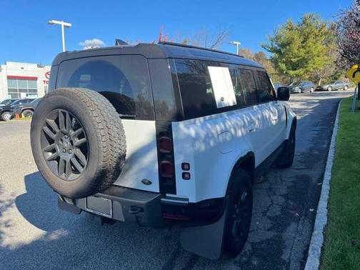 2023 Land Rover Defender 110 X-Dynamic SE