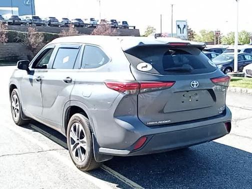 2023 Toyota Highlander Hybrid XLE