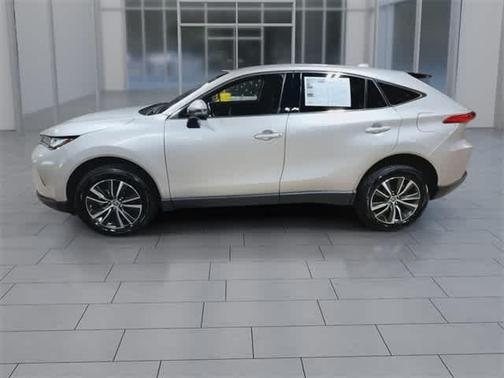 2023 Toyota Venza LE