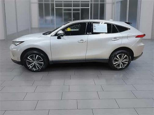 2023 Toyota Venza LE