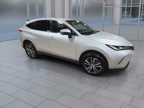 2023 Toyota Venza LE