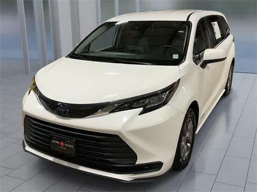 2021 Toyota Sienna LE