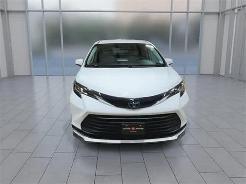 2021 Toyota Sienna LE