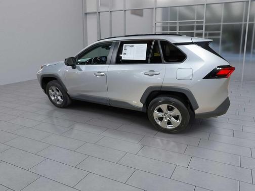 2022 Toyota RAV4 Hybrid LE