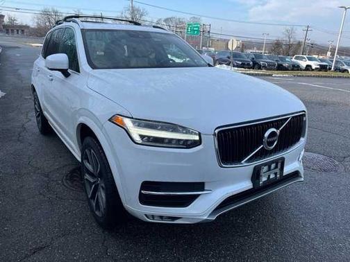 2019 Volvo XC90 T6 Momentum