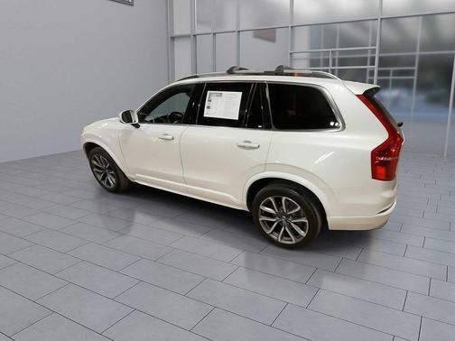 2019 Volvo XC90 T6 Momentum