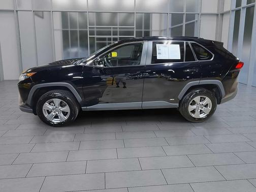 2022 Toyota RAV4 Hybrid LE