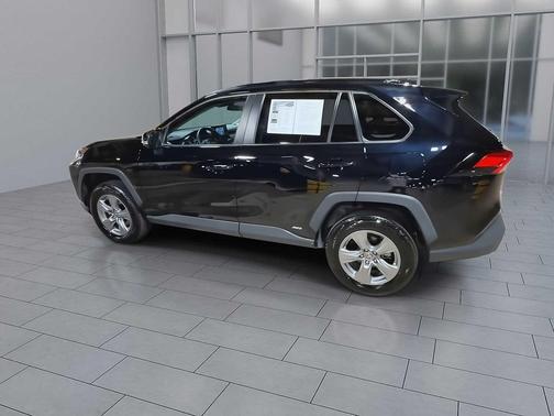 2022 Toyota RAV4 Hybrid LE
