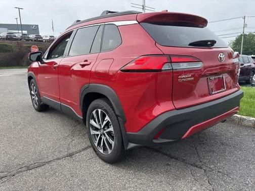 2024 Toyota Corolla Cross XLE