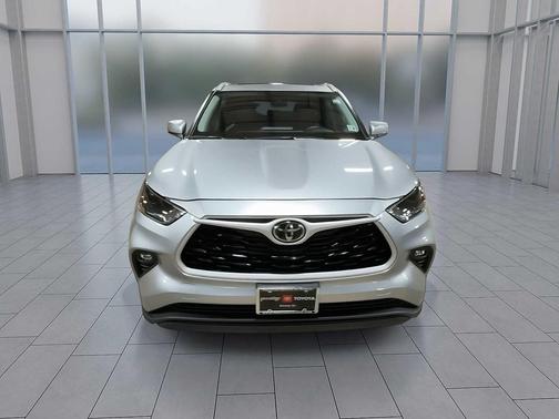 2025 Toyota Highlander Hybrid XLE