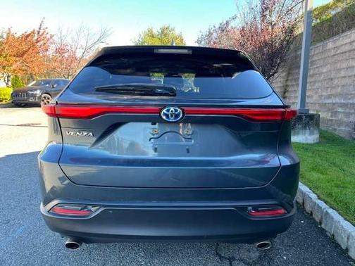 2023 Toyota Venza LE
