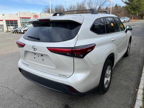 2022 Toyota Highlander LE