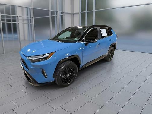2022 Toyota RAV4 Hybrid SE